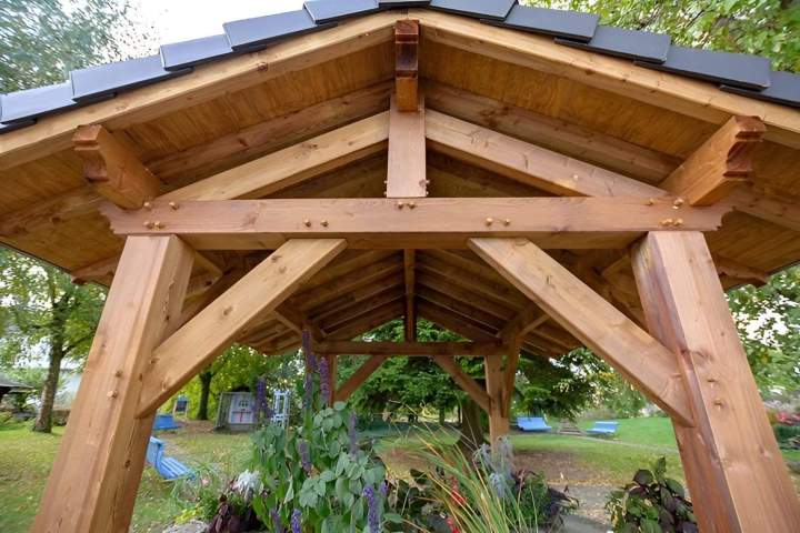 Charpente apparente pavillon en bois Guenviller
